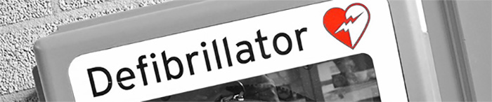 Wie benutzt man einen automatisierten externen Defibrillator (AED)?